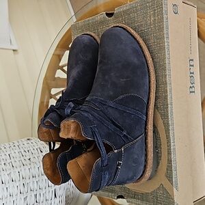 Born womens sz 10 blue suede zip up bootie